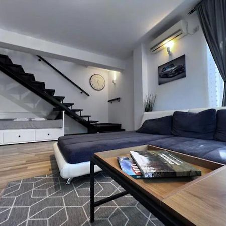 Vila Luminoasa Cu Curte Privata Bukurešť Exteriér fotografie