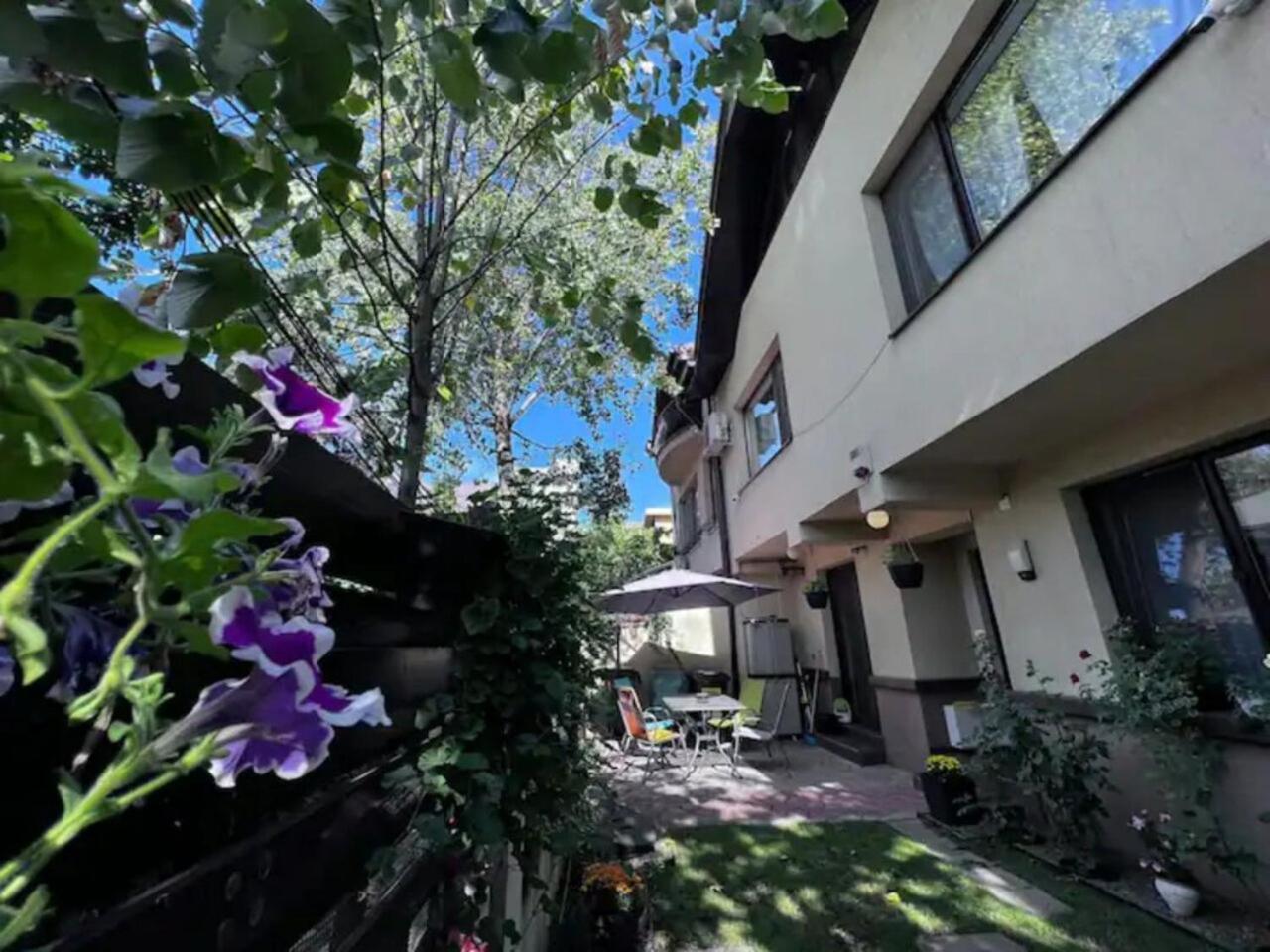 Vila Luminoasa Cu Curte Privata Bukurešť Exteriér fotografie