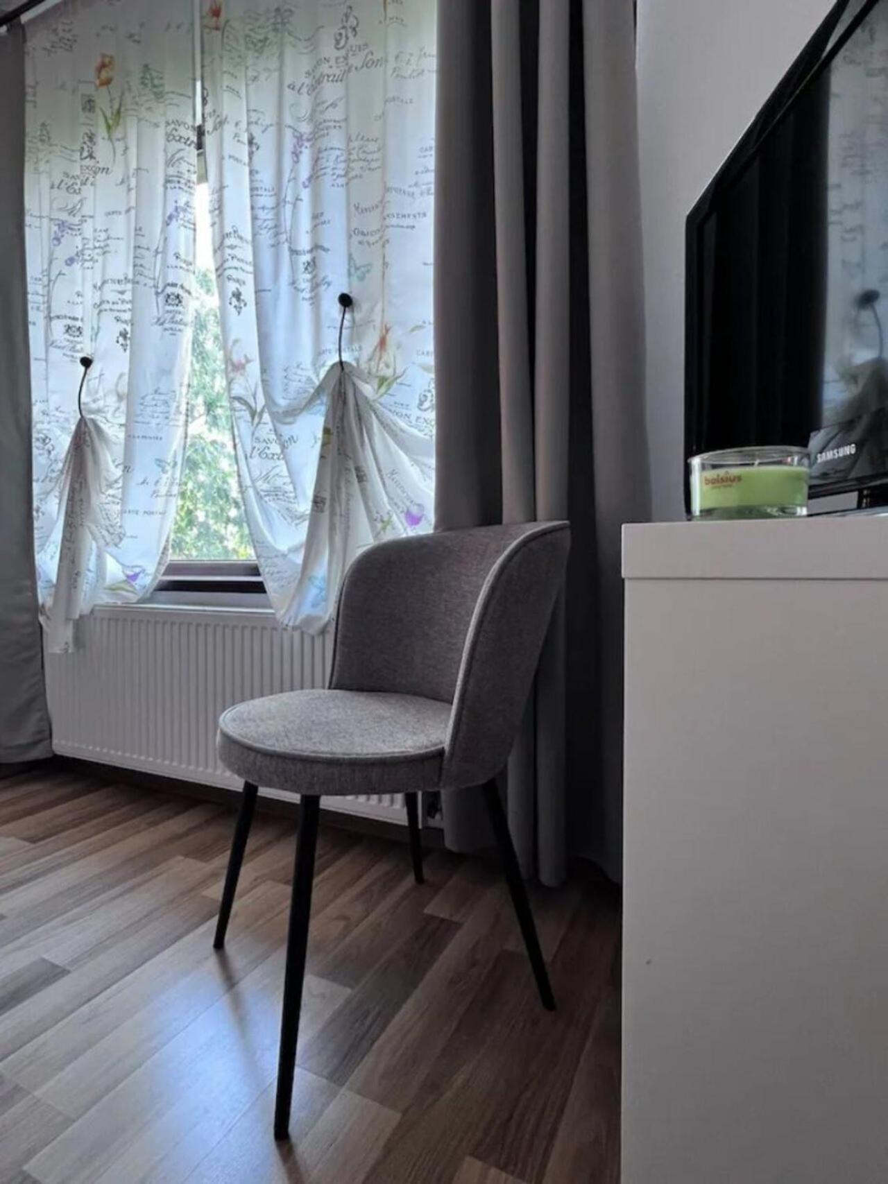 Vila Luminoasa Cu Curte Privata Bukurešť Exteriér fotografie
