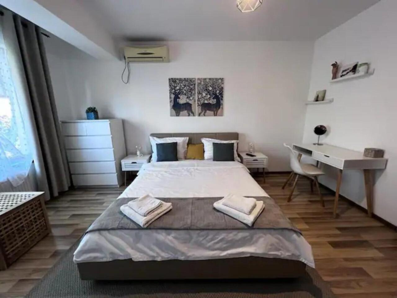 Vila Luminoasa Cu Curte Privata Bukurešť Exteriér fotografie